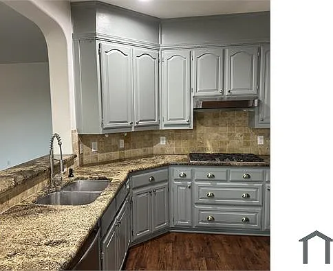 4 bed, 3022 sqft, $3,999 — Photo 3