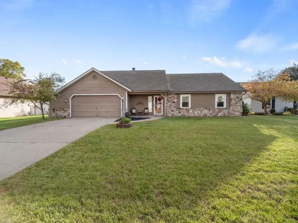 3018 Sandarac Ln, Fort Wayne, IN 46815