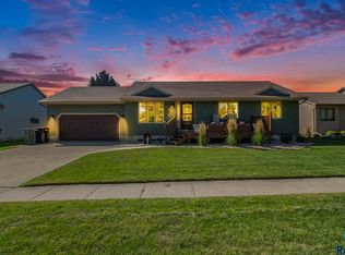 405 S Lakota Ave, Brandon, SD 57005
