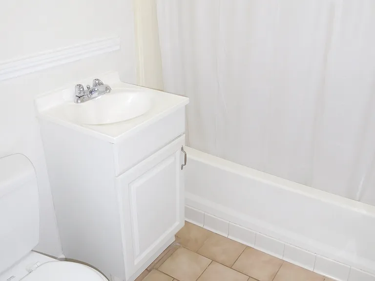 56 Gardner St — Photo 11