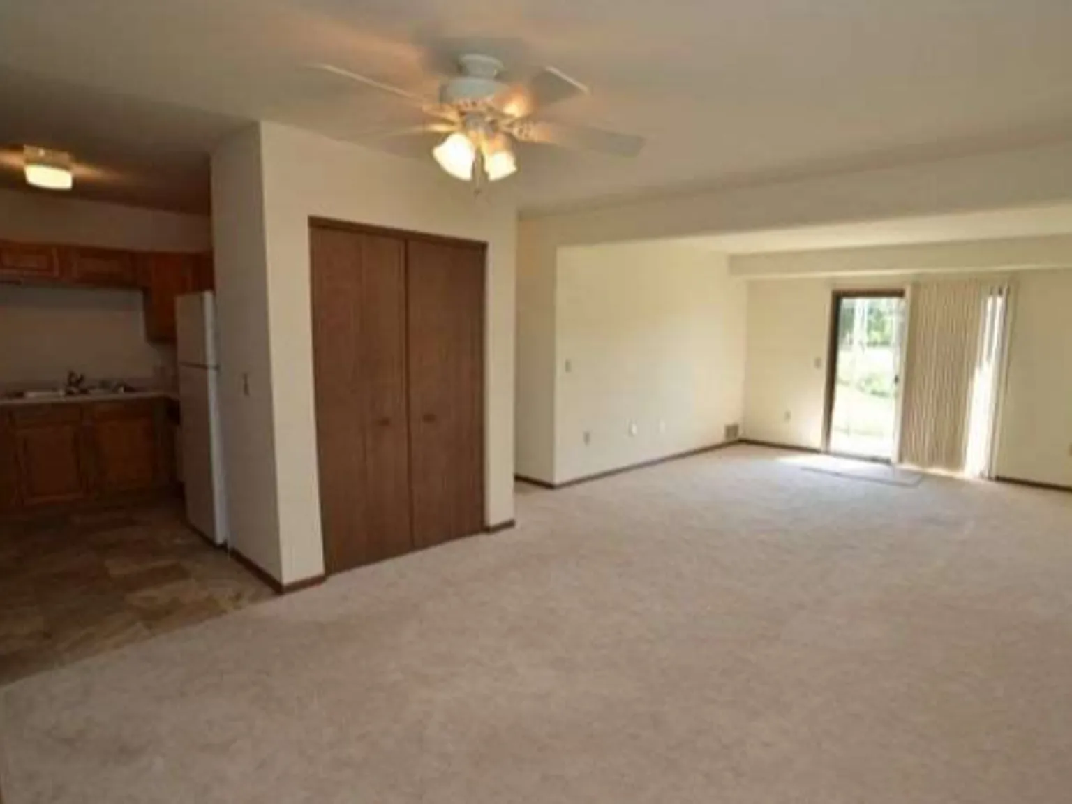 2 bed, 1278 sqft, $1,300 — Photo 4