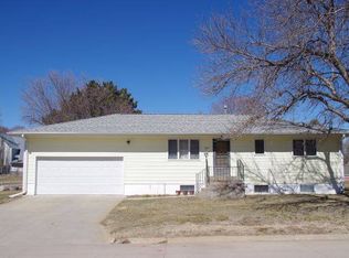 215 S H St, Broken Bow, NE 68822