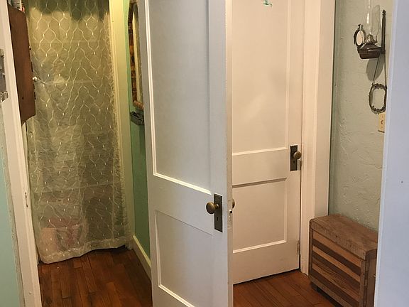 Walk in pantry