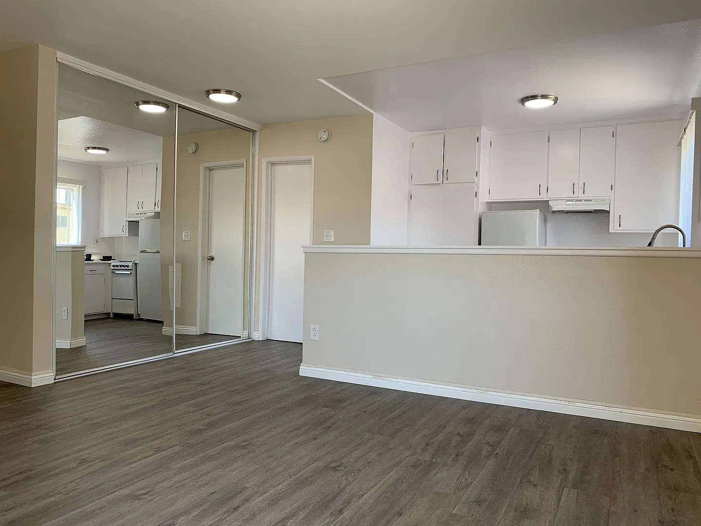 9600 Reseda Blvd — Photo 3