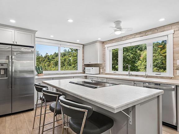 3rd image of 103 Dyer Road