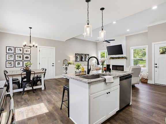 5th image of 2102 Peerless Rd NW