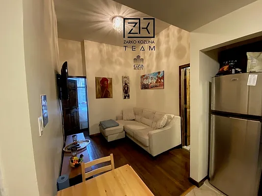 Rented by Avenues Real Estate | media 9