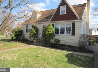 524 Stewart Rd, Hatboro, PA 19040