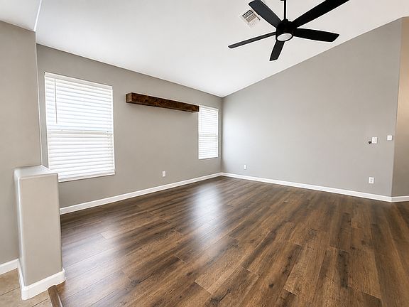 5th image of 1739 N Seton