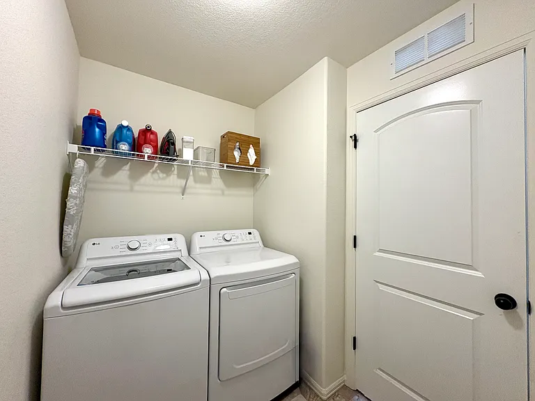 916 Greenbrook Dr — Photo 12