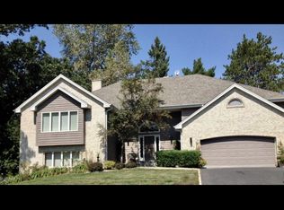 15990 Erickson Ln, Minnetonka, MN 55345