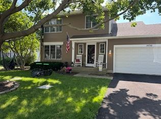 1430 Sweetbriar Ln, Elgin, IL 60123