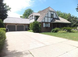 1100 Ward Rd, Bismarck, ND 58501