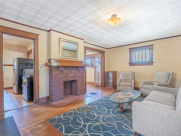 3rd image of 1314 Demphle Ave