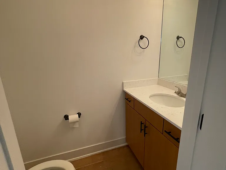 2333 E Amherst Aly — Photo 5