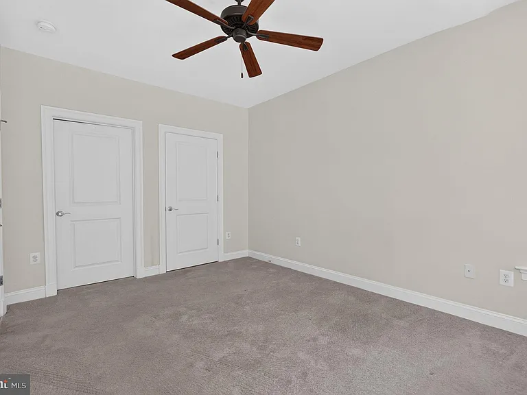 1023 N Royal St #205 — Photo 16
