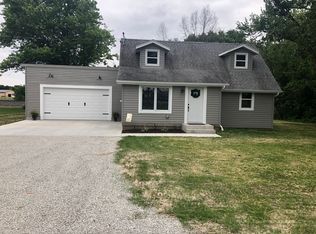 1423 E Country Ave, Teutopolis, IL 62467