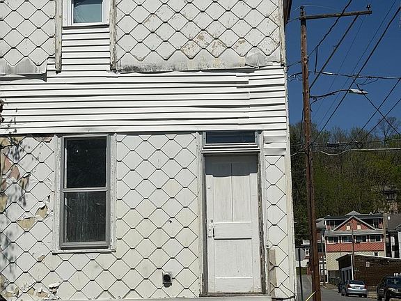 3rd image of 238 Webster St