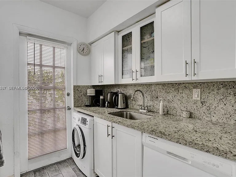 911 Meridian Ave #104 — Photo 5