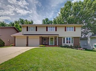 13607 Arbor St, Omaha, NE 68144