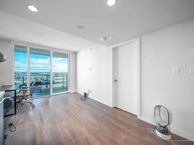 8189 Cambie St #2605 — Photo 13