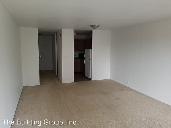 5th image of 2020 N Lincoln Park W APT 4L