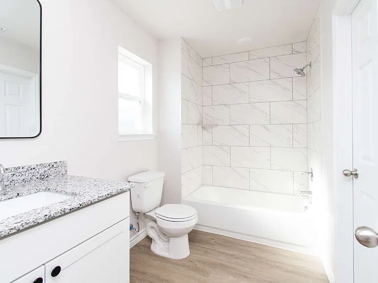 802 White Meadow Ln #B — Photo 10