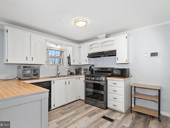 4th image of 11521 Foxwood Ln