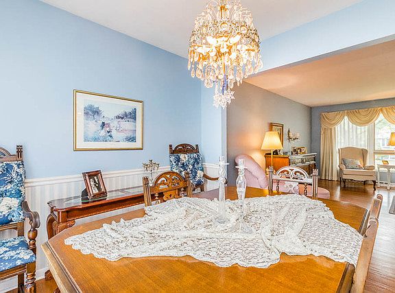 5th image of 107 Montclare Ln