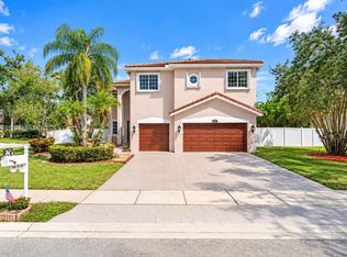 Pasadena At Pembroke Shor, Pembroke Pines, FL 33027