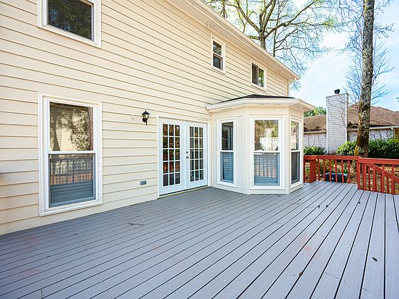 5th image of 645 Trellis Pond Ct