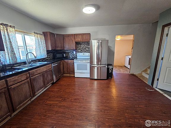 2nd image of 520 Laramie St