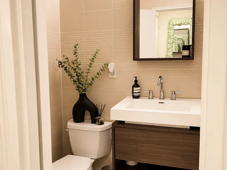 77 7th Ave #7B — Photo 11