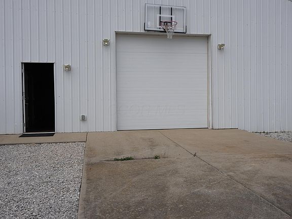 4th image of 2725 Summit Rd SW