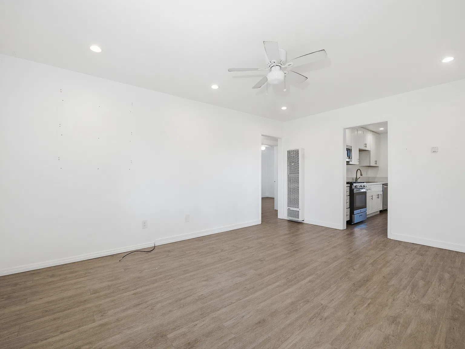 2 bed, 700 sqft, $2,550 — Photo 3