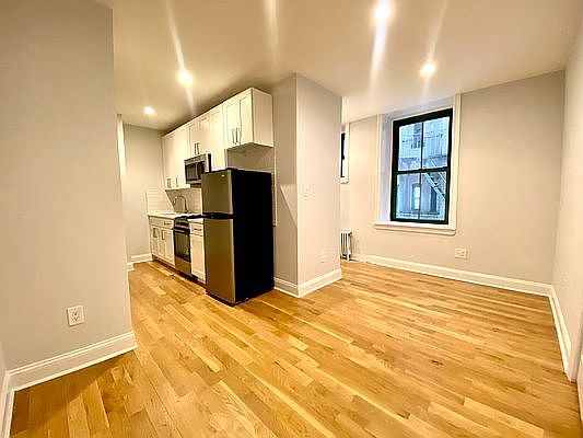 2nd image of 509 E 78th St APT 6E