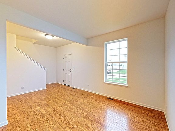 4th image of 1932 Foxridge Dr