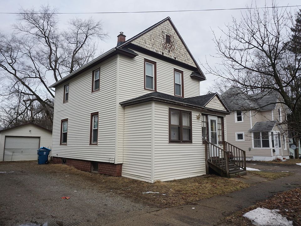 1st image of 131 E Emerson St