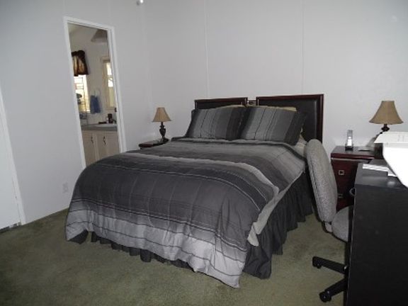 3rd image of 390 Lake Erie Ln
