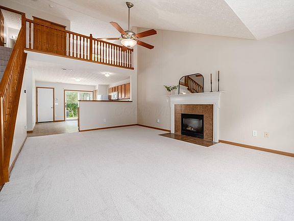 4th image of 107 Arrowfeather Ln