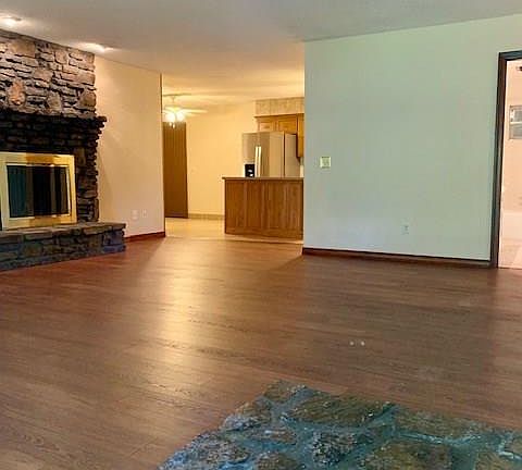 4th image of 45 W Alton Cir