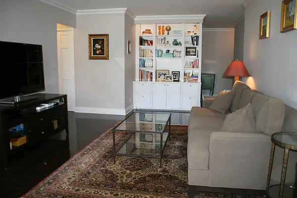 Sold by Real Direct | media 17