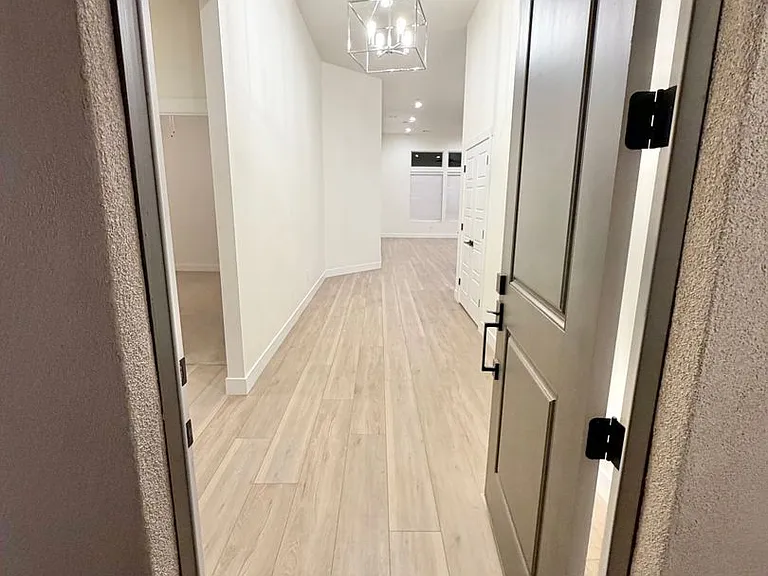 6011 S Bunda Way — Photo 5