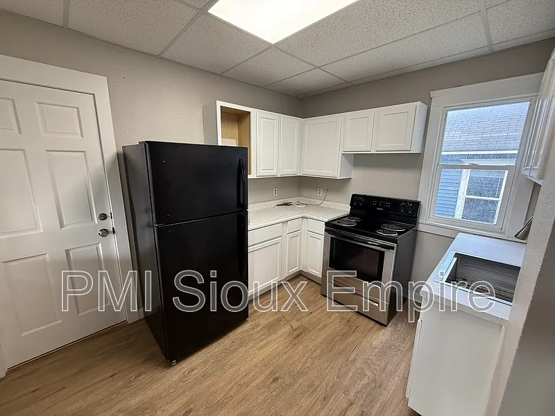 5 bed, 2.0 bath, 1600 sqft, $1,595 — Photo 4