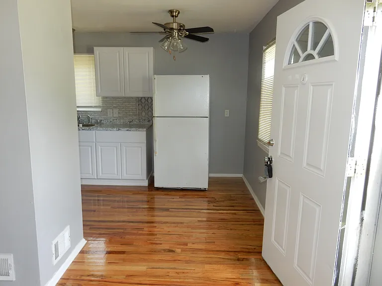 6342 Harold St — Photo 3