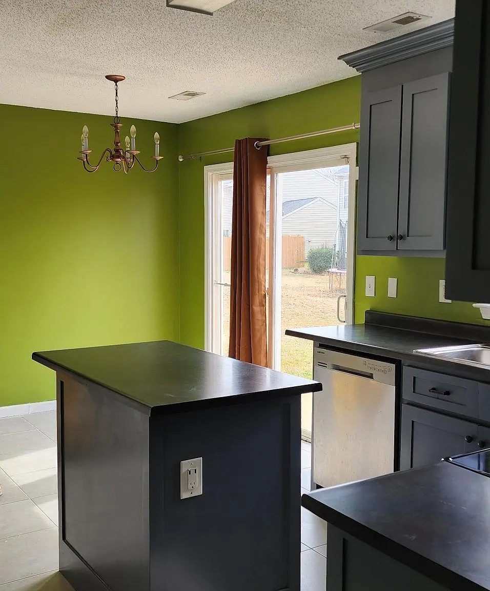 4 Orient Dr — Photo 2