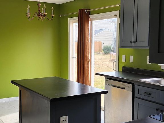 2nd image of 4 Orient Dr