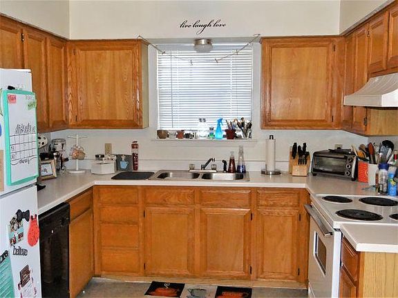 5th image of 1808 Woodsman Dr APT A