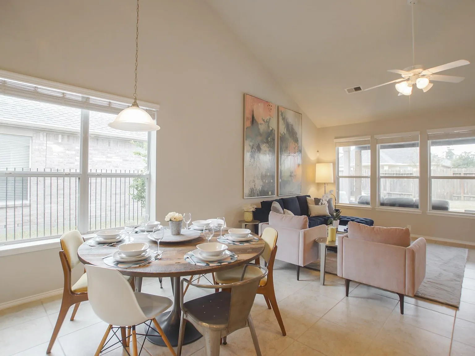 4 bed, 2.5 bath, 2458 sqft, $4,950 — Photo 3