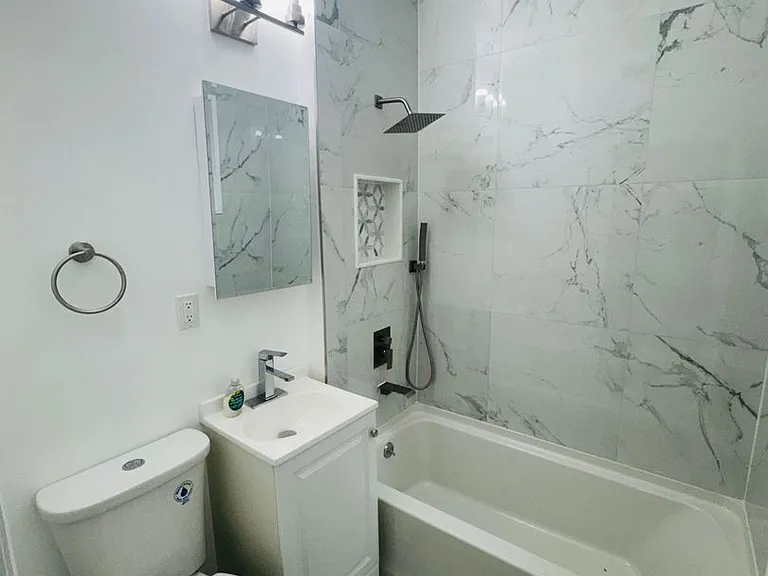 53-55 Henry St #57 — Photo 16